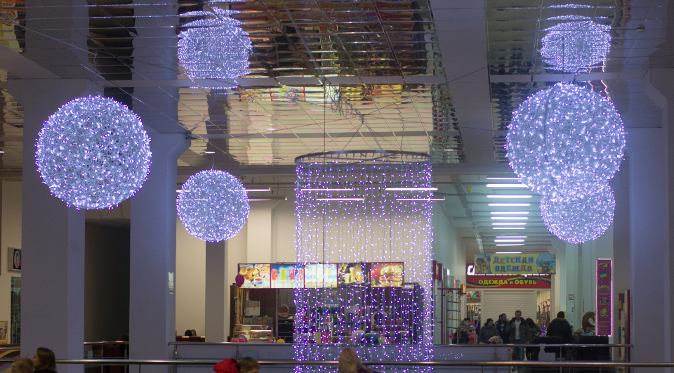 Необычное оформление торгового центра в 2019 году